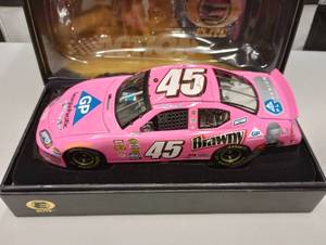 lot 291 image: Action Elite Kyle Petty #45 Georgia Pacific Mothers Day 124trh Scale Die Cast Car