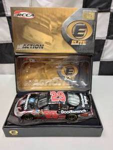 lot 302 image: Action Elite Kevin Harvick #29 GM Goodwrench 124trh Scale Die Cast Car