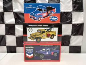 lot 339 image: Ertl Collectibles Power Wagon & 1954 International Die Cast Coin Banks
