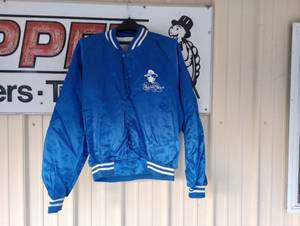 lot 403 image: Auburn Sportwear 1992 Richard Petty Fan Apperception XL Wind Breaker
