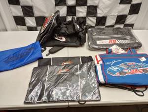 lot 423 image: Assorted Nascar Duffle Bags