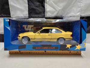 lot 429 image: UT  Models BMW 3- Serie Coupe 118th Scale Die Cast Car