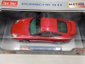lot 442 image: Sun Star Porsche 911 118th Scale Die Cast Car