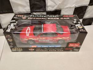 lot 443 image: Sun Star 1999 Indy 500 2000 Monte Carlo SS 118th Scale Die Cast Car