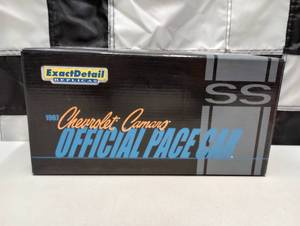 lot 462 image: Exact Detail 1967 Chevrolet Camaro SS 118th Scale Die Cast Car