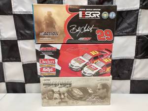 lot 489 image: Action 124th Scale Die Cast Cars