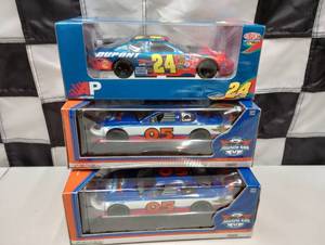 lot 512 image: Assorted 124th Scale Die Cast Cars