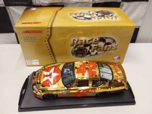 lot 526 image: Action Race Fans Jamie McMurray #42 Havoline  AUTOGRAPHED 124th Scale Die Cast Car