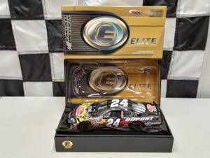 lot 562 image: Action Elite Jeff Gordon #24 DuPont  Fame Custom Design 124th Scale Die Cast Car