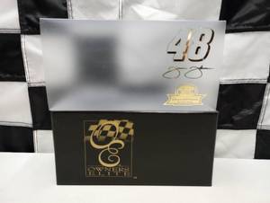 lot 583 image: Owners Elite Jimmie Johnson #48 Lowes 124th Scale Die Cast Car