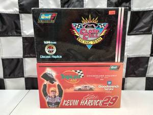 lot 591 image: Revell 124th Scale Die Cast Cars
