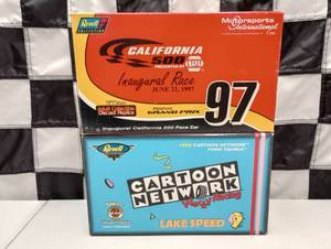 lot 592 image: Revell 124th Scale Die Cast Cars
