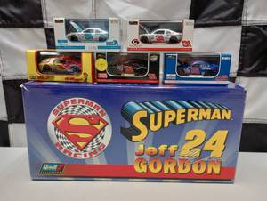 lot 595 image: (1) Revell 118th & (5) 164th Scale Die Cast Cars
