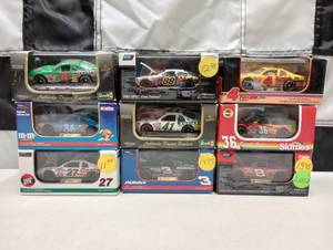 lot 597 image: Revell 164th Scale Die Cast Cars
