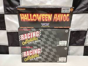 lot 604 image: (3) Racing Collectables 124 Scale Car & Trucks