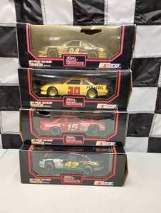 lot 607 image: Racing Champions 124th Scale Die Cast Cars