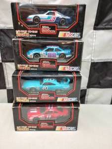 lot 612 image: Racing Champions 143rd Scale Die Cast Cars