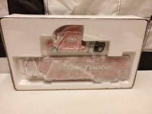 lot 627 image: Mac Tools Liquid Color Transporter 164th Scale Die Cast