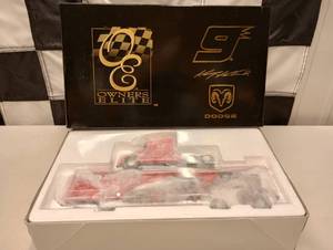 lot 629 image: Kasey Kahne #9 Dodge Dealers Transporter  Bank 164th Scale Die Cast