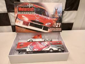 lot 632 image: gmp Elliot Sadler #21 Transporter 164th Scale Die Cast