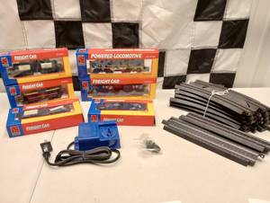 lot 641 image: Life Like Trains HO Scale Smith And Wesson Train Set