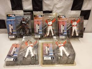 lot 661 image: Nascar Tony Stewart & Kevin Harvick  Action Figures
