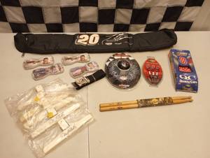 lot 673 image: Assorted Nascar Collectibles