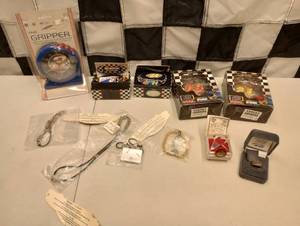 lot 674 image: Assorted Nascar Alarm Clocks & Jewelry