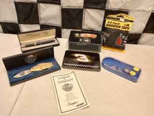 lot 679 image: Nascar Pens, Knives, & Watches