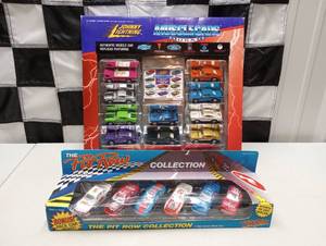 lot 689 image: Nascar 164th Scale Die Cast Car Gift Sets