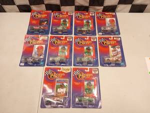 lot 692 image: Winners Circle 164th Scale Die Cast Cars