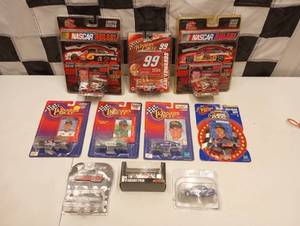 lot 693 image: Assorted Nascar 164th Scale Die Cast Cars