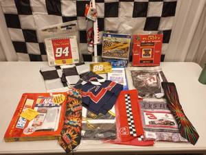 lot 701 image: Assorted Nascar Collectibles