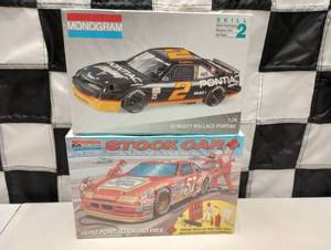 lot 794 image: Monogram 124th Scale Model Kits
