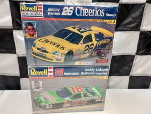 lot 798 image: Revell 124th Scale Model Kits