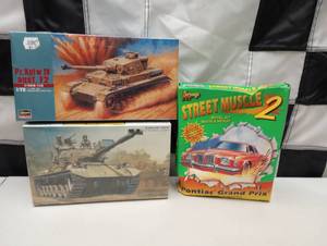 lot 800 image: Assorted Model Kits