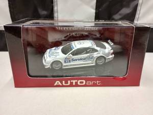 lot 834 image: Autoart Mercedes Benz CLK DTM 143rd Scale Die Cast Car