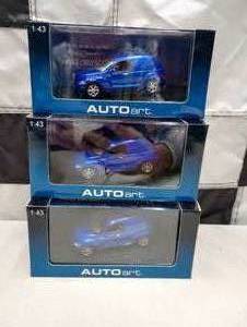 lot 846 image: Autoart Chrysler Panel Cruiser 143rd Scale Die Cast Car