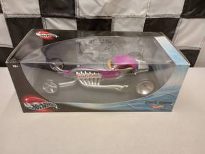 lot 849 image: Hot Wheels Slightly Modified 118th Scale Die Cast Car