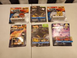 lot 855 image: (6) Hot Wheels164th Scale Die Cast Cars