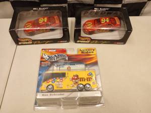 lot 856 image: Hot Wheels Die Cast Cars