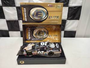 lot 864 image: Action Elite Clint Bowyer #07 Jack Daniels 124th Scale Die Cast Car