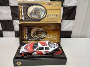 lot 867 image: Action Elite Dale Earnhardt Jr. #8 250th Consecutive Start 124th Scale Die Cast Car