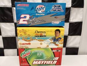 lot 882 image: Action 124th Scale Die Cast Cars