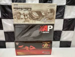 lot 889 image: Action 124th Scale Die Cast Cars