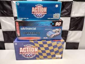 lot 904 image: Action 124th Scale Die Cast Cars.