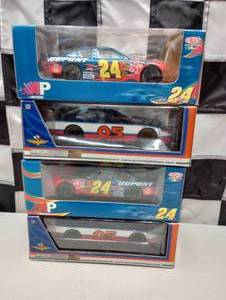 lot 909 image: Action & Green Light 124th Scale Die Cast Cars