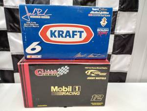 lot 917 image: Team Caliber 124th Scale Die Cast Cars