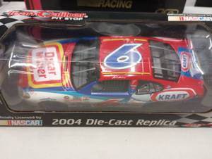 lot 918 image: Team Caliber 124th Scale Die Cast Cars