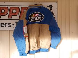 lot 951 image: Chase Authentics Nascar 2000 Large Insulated Jacket